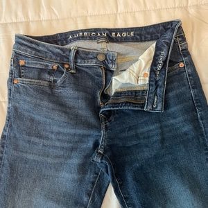 AE Like NEW Airflex Jeans